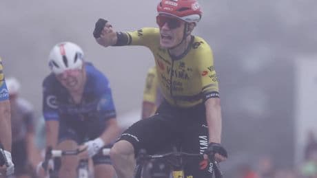 Vingegaard gana la segunda etapa de la Vuelta a España y se viste de rojo
