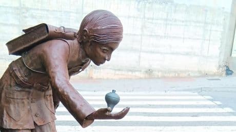 ¿Qué fue del tradicional juego de la peonza?