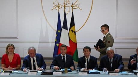 Nouvelle-Calédonie : Emmanuel Macron salue un « accord historique » et recevra les négociateurs à 18 heures à l’Elysée