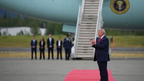 Donald Trump 'sickens' onlookers with telling greeting he gave to Vladimir Putin