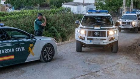 La Guardia Civil detiene a Pedro, el "cazador" atrincherado 14 horas con la mujer de Juan al que tiroteó en Granada