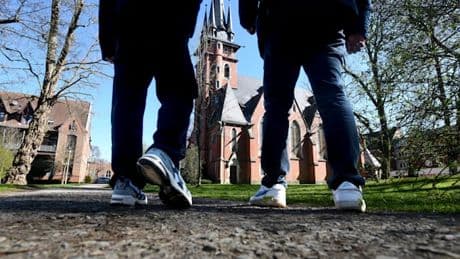 Kirchenasyl und Bürgergeld – Wie politisch darf Kirche sein?
