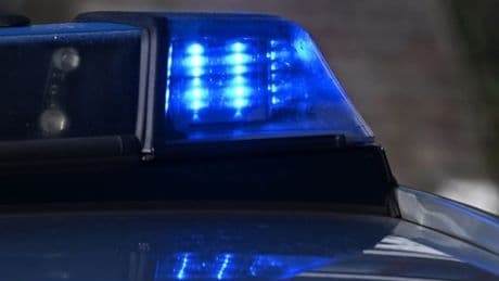 Unfall in Hannover: Pkw rammt Verteilerkasten, Stromausfall in Bothfeld