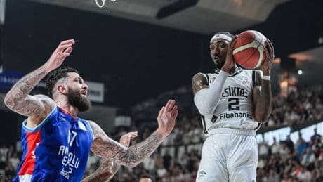 Beşiktaş, Anadolu Efes’i Farklı Geçti: Seride Durum 1-1