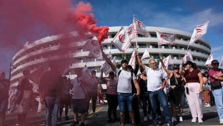 Los empleados de la hostelería en Tenerife protestan con una huelga en plena Semana Santa