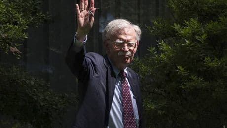 La scure di Donald sull'ex consigliere. L'Fbi fa irruzione nella casa di Bolton