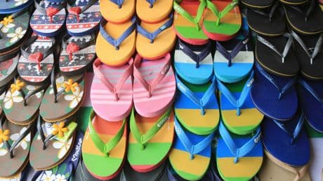 Comment les tongs ont conquis le monde entier, pour le meilleur et pour le pire