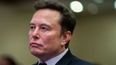 Grok 4: Elon Musks KI-Chatbot plappert offenbar gerne seinem Besitzer nach