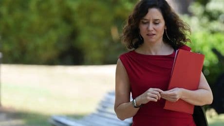Ayuso dice que &quot;levantarse e irse es un gesto&quot;: &quot;Nos quieren hacer sentir extranjeros en España&quot;