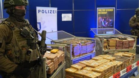 Prozess gegen elf Männer wegen Schmuggels von tonnenweise Kokain startet