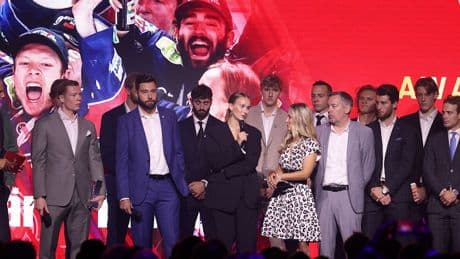 Hochemotionaler Auftritt - Eisbären Berlin erleben Moment des Jahres