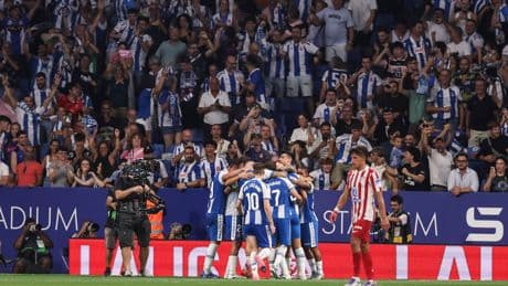 Simeone deja solo a Julián Alvarez y el Espanyol acaba remontando