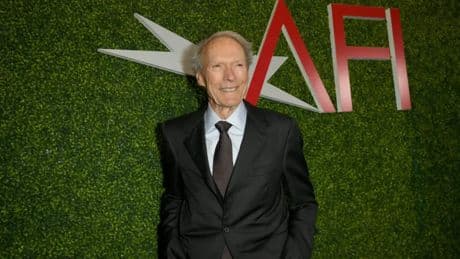 &quot;Tengo 95 años, pero esa entrevista es falsa&quot;: Clint Eastwood advierte sobre la circulación de un bulo viral
