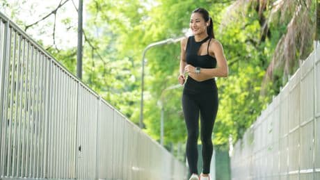 Laufen ohne Leiden: Warum der Slow Jogging Trend aus Japan gerade alle begeistert