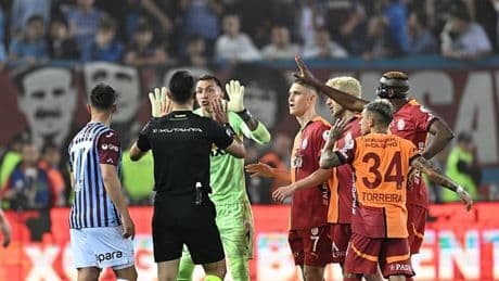 Ahmet Çakar Trabzonspor-Galatasaray maçına damga vuran pozisyonu değerlendirdi!