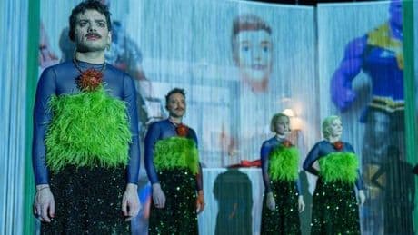 Sex, Körper und Gewalt: „Blutbuch“ auf dem Theatertreffen