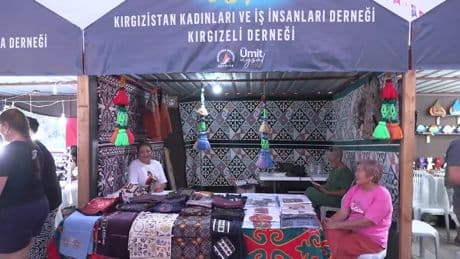Muratpaşa Belediyesi’nin Yöreler Renkler Festivali, “Doğu Anadolu Gecesi” ile başladı