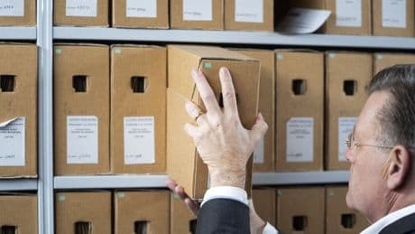 Autoriteit Persoonsgegevens kritisch op wijzigingen die minister Bruins wil doen aan Archiefwet