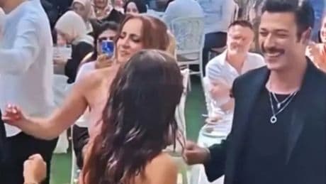 Hafsanur Sancaktutan, ablasının nişanına sevgilisi Kubilay Aka ile katıldı