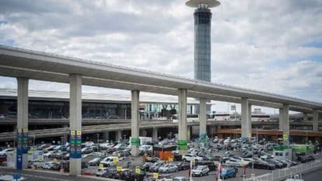 "Train des riches": le CDG Express reliant Paris à Roissy sera inauguré en mars 2027 (avec 3 ans de retard)