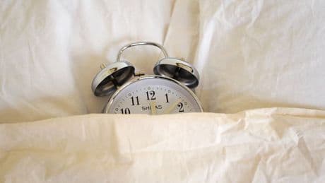 "Les collégiens ne dorment pas suffisamment": une étude suggère de faire commencer les cours à 9h du matin