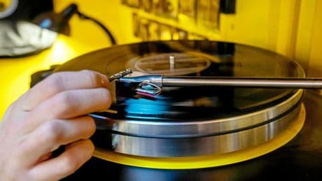 Le vinyle, nouvelle poule aux œufs d’or de la musique française
