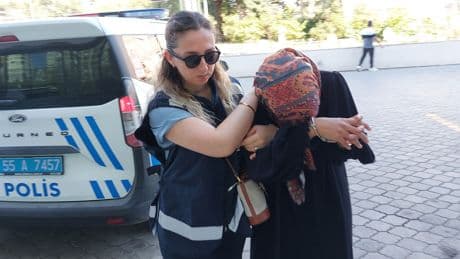 Adres Samsun: Komşusunun anahtarını kopyalayan kadın, çaldığı altınlarla kendine sıfır araba aldı