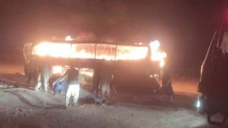 Bus contro un camion, oltre 50 morti in Afghanistan: le vittime erano migranti rimpatriati dall'Iran