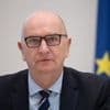 Einsparungen: Woidke verteidigt eine Stunde mehr Unterricht gegen Kritik