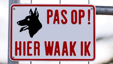 Met een gerust hart op vakantie: zo ben je inbrekers te slim af, terwijl je zelf op het strand ligt