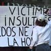 Le collectif #NousToutes repeint et tapisse la façade de l'éditeur de Nicolas Bedos, qu'elles accusent d"insulter" les victimes d'agressions sexuelles