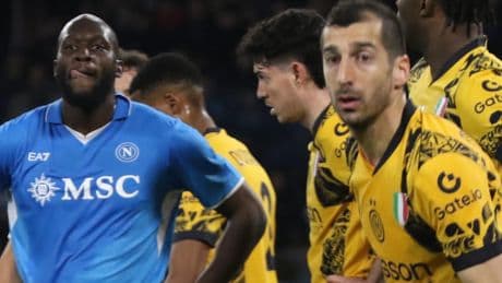 Napoli e Inter, volata scudetto tra polemiche e veleni