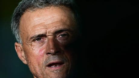 PSG-coach Enrique wil  ander type doelman dan Donnarumma: ’Dit zijn altijd moeilijke beslissingen’