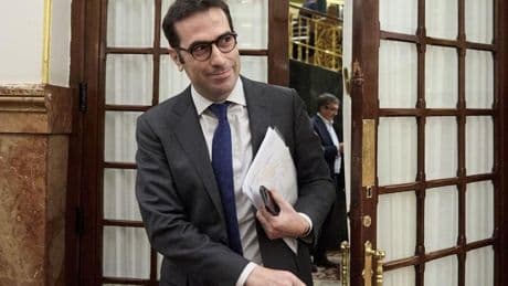El ministro Cuerpo busca un milagro para presidir el Eurogrupo