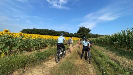 Incivilités, «trafic de biens culturels»… Ces gendarmes qui patrouillent à vélo sur les chemins de Compostelle