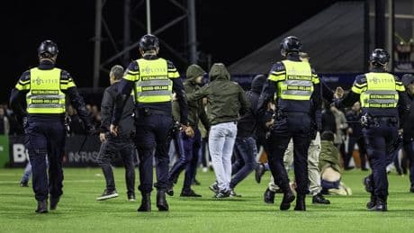 Supporters op de vuist na Telstar-Den Bosch in play-offs, meerdere gewonden