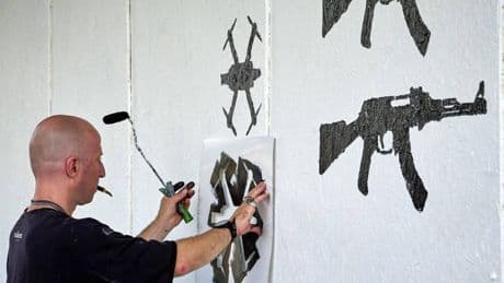 Maxi attacco da 2mila droni, il piano per avere il Donbass. La mattanza estiva dello Zar