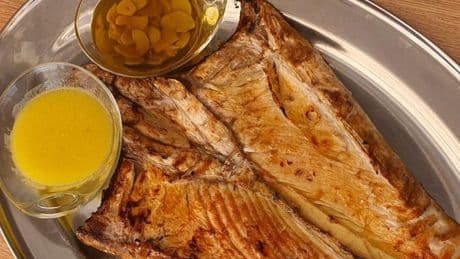 El restaurante para degustar los mejores pescados a la brasa de la bahía de Santoña