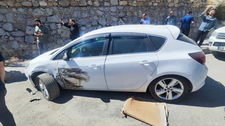 Freni boşalan çekici 5 araca çarptı; 3 yaralı