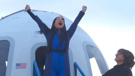 Gelandet! - Der All-Ausflug der sechs Frauen im Video
