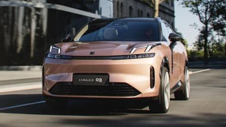 Un po’ elettrica un po’ ibrida: la prova della Lynk & C0 08, il Suv che fa 200 km senza consumare benzina