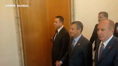 Özgür Özel grup toplantısına Muharrem İnce ile birlikte geldi