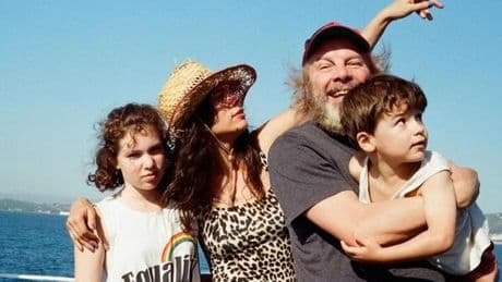 Cannes 2025 : « L’Aventura », la beauté et la trivialité des vacances en famille