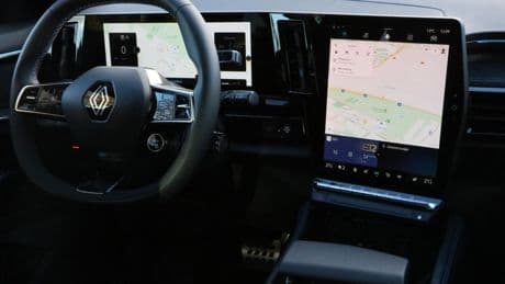 Renault se desploma un 16% en bolsa tras la rebaja en sus previsiones de 2025 y sus menores ventas en junio