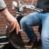 Volop ‘gesjoemel’ bij scooterverzekeringen: jongeren schakelen ouder in voor lage premie