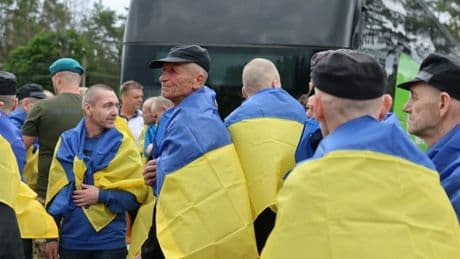 Guerre en Ukraine: Kiev et Moscou annoncent avoir procédé à un nouvel échange de prisonniers