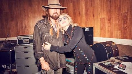 Miley Cyrus hat ihren Frieden mit der Trennung ihrer Eltern gemacht