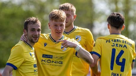 Mit neuem Torwart - Jena schlägt die Hertha-Bubis