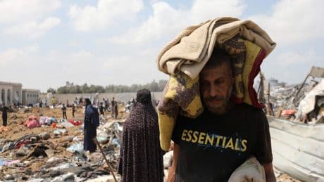 Cientos de palestinos huyen de Ciudad de Gaza ante la inminente ofensiva israelí