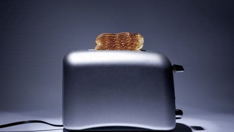 Toaster ausschütten? Warum Sie das auf keinen Fall tun sollten